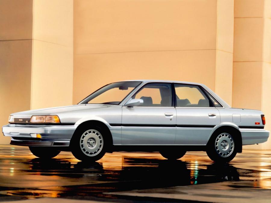  Toyota Camry Sedan LE 1986 года  (US) (фото 13 из 17)